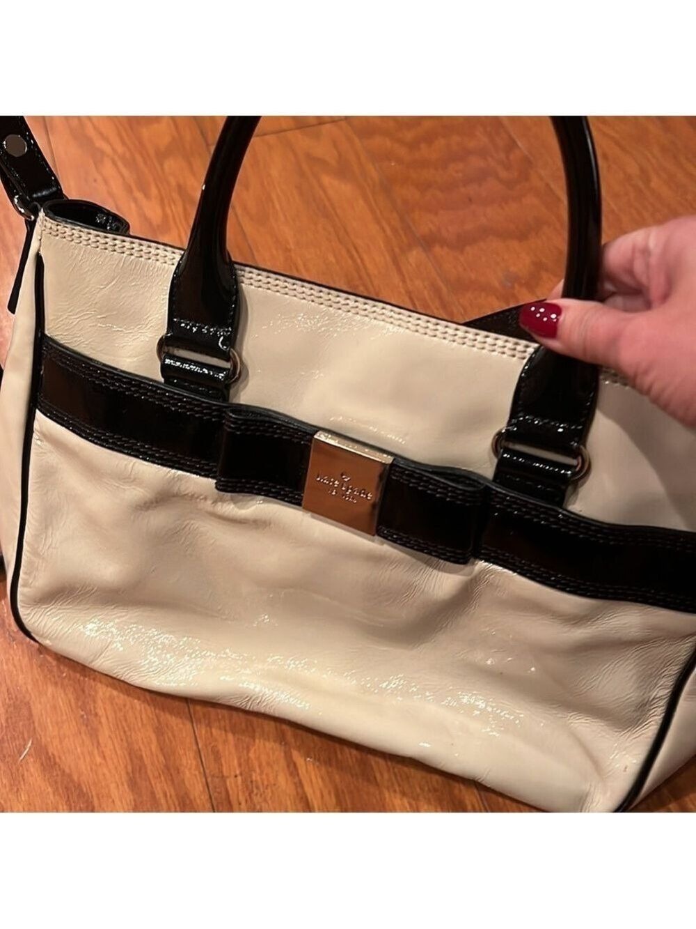 Kate spade cream and black patent leather bow detail crossbody shoulder bag - Picture 12 of 13